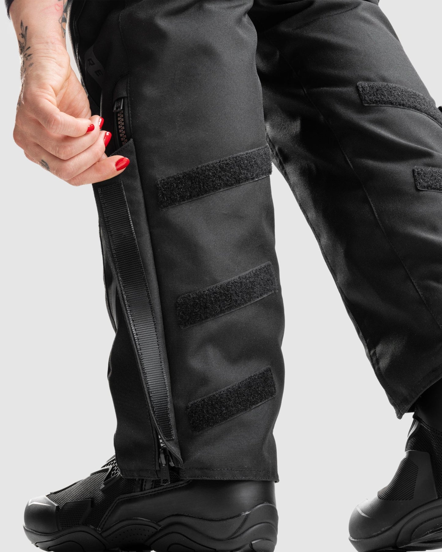 Hiker IV Damen Motorradhose Schwarz Kurz